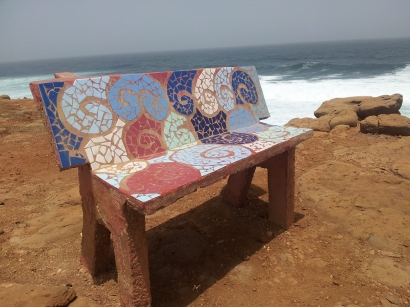 Banc mosaique sur l'ile de Ngor