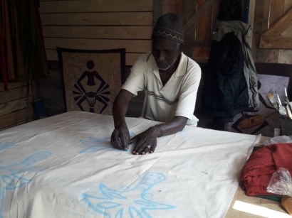 pour toute commande de Batiks à Lune: contact@cheikhnico.org 