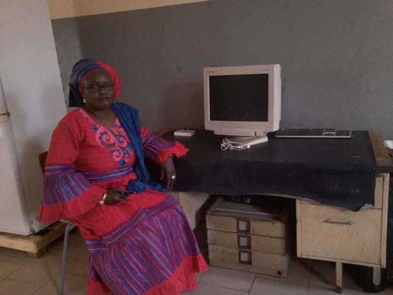 Mme Aby N'Diaye directrice de l'école Ibrahima Diop 2