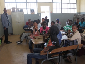 Djibi Diallo et ses élèves