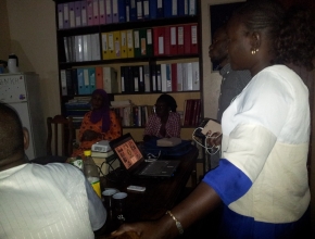 Les animateurs de CheikhNico-Sénégal présentent la vidéo des gestes de premiers secours en Français-Wolof